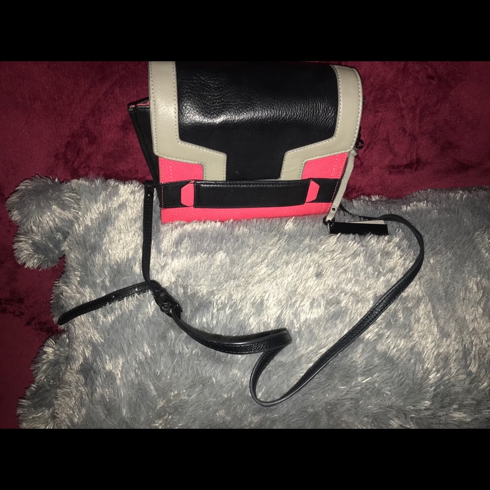 ✨SALE ✨ Vince Camuto Bag